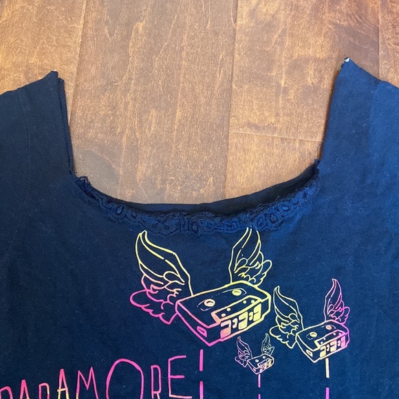 One of a kind DIY vintage Paramore top - Picture 3 of 3